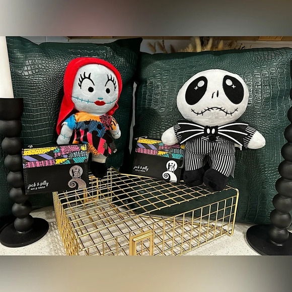 NIP- Nightmare Before Christmas Plush & Wallet Bundle (2 items) - Picture 1 of 7